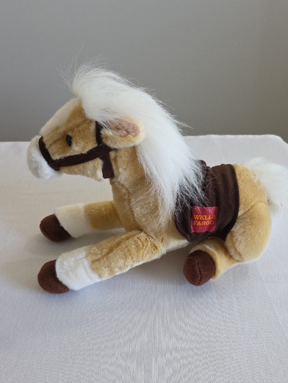 Plush Horse Wells Fargo Legendary Pony Lightning 2010 Palomino Halter Saddle